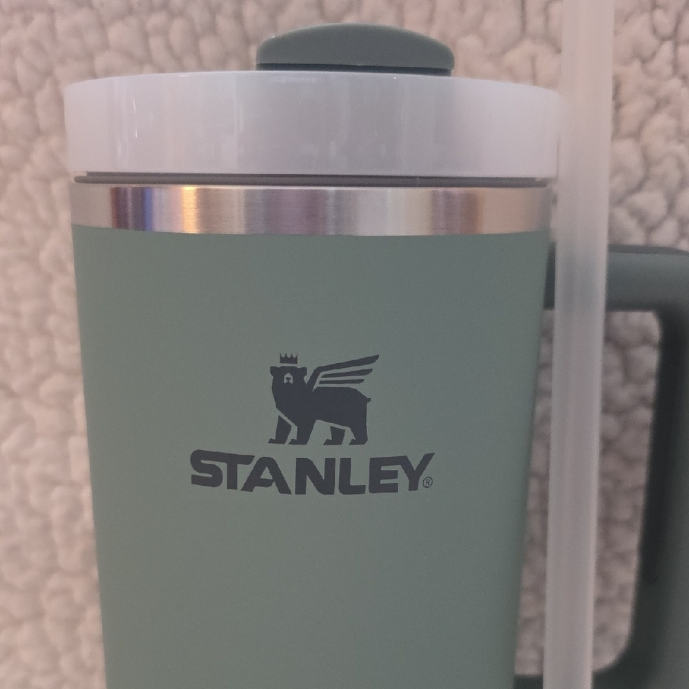 Stanley Sage Green Quencher H2.0 Tumbler 40oz. with Handle and Straw, New In Box - Picture 4 of 11